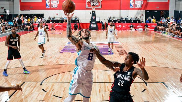 新球体育比分网-二球：在中国偷窃一事不会困扰我 一直相信能打NBA